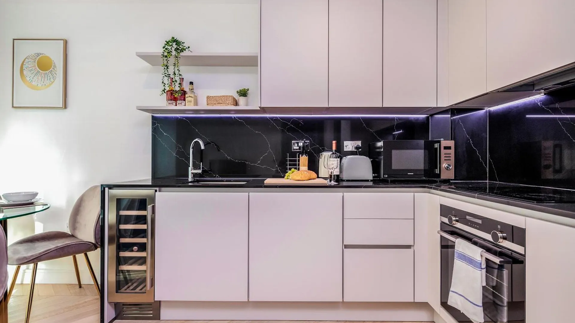 New Riverside Apt Sleeps 5 Easy To Tour London 0*,  United Kingdom