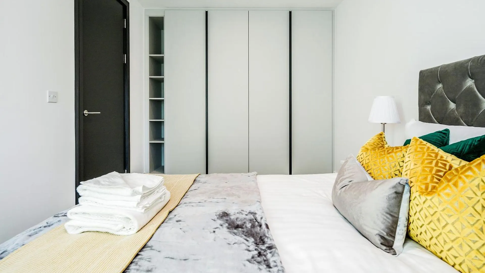 Apartment New Riverside Apt Sleeps 5 Easy To Tour London United Kingdom